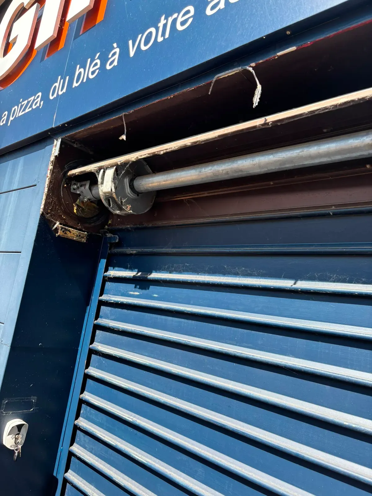 Réparation de rideau métallique à Bobigny